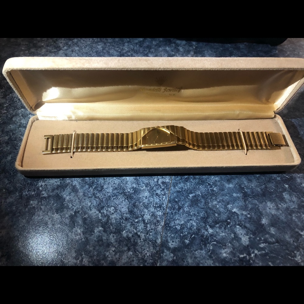 Brand new Womens Seiko wrist watch